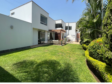 LINDA CASA EN CONDOMINIO DE 3 CASAS EN EL SOL DE LA MOLINA