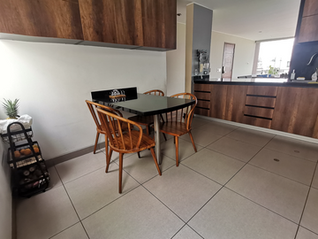 IMPECABLE DUPLEX EN LAS GARDENIAS SURCO