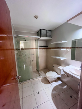 DEPARTAMENTO MUY BIEN UBICADO, CERCA A LA AVENIDA LA MOLINA 