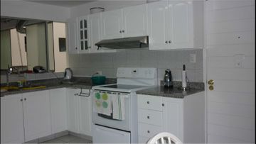 ALM. LOS PICAFLORES- SAN BORJA VENDO Lindo Dpto. en Primer Piso con Amplia Terraza Techada 