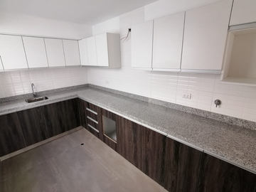 SE VENDE EXCLUSIVO DÚPLEX EN URB. LAS GARDENIAS