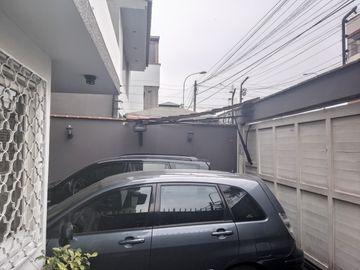 VENDO CASA EN URB. COVIMA – LA MOLINA