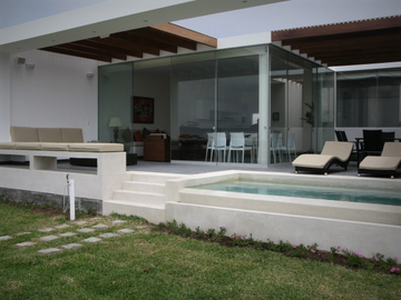 VENDO CASA DE PLAYA PRIMERA FILA EN GAVIOTAS ASIA