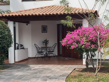 HERMOSA CASA EN VENTA - LA PLANICIE, LA MOLINA