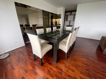 EDIFICIO CON LINDO JARDÍN INTERNO, AMOBLADO ACOGEDOR, MIRO Q