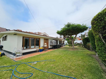 VENTA CASA EN LOS CEDROS DE VILLA ETAPA I