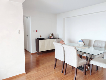 MODERNO DEPARTAMENTO CON COCHERA Y DEPOSITO
