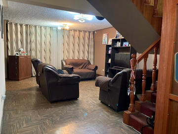 CASA EN VENTA EN JOSE LUIS BUSTAMANTE Y RIVERO - AREQUIPA