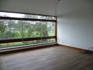 DEPARTAMENTO CON LINDA VISTA AL GOLF 