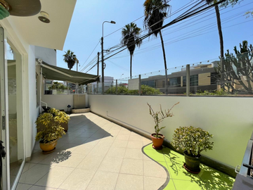 VENDO EN SURCO - LINDO DEPARTAMENTO EN PRIMER PISO ELEVADO