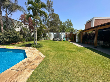 LINDA CASA DE 1,075 M² EN VENTA - LA PLANICIE