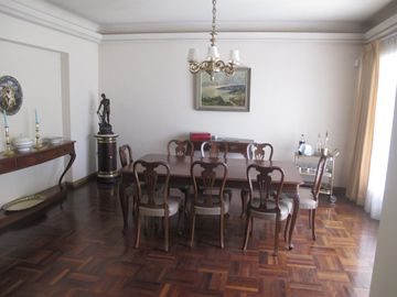 VENDO HERMOSA RESIDENCIA EN SAN ANTONIO, MIRAFLORES