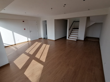SE VENDE EXCLUSIVO DÚPLEX EN URB. LAS GARDENIAS