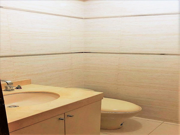 APROVECHE! AMPLIO DEPARTAMENTO CON ASCENSOR DIRECTO, BALCÓN 