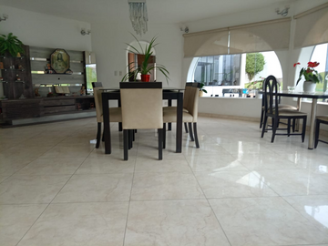 HERMOSA CASA EN LAS LAGUNAS - A PRECIO DE TERRENO 