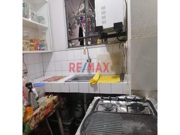 CASA EN SAN JUAN DE MIRAFLORES A SOLO 5 MINUTOS DE LA ESTACI