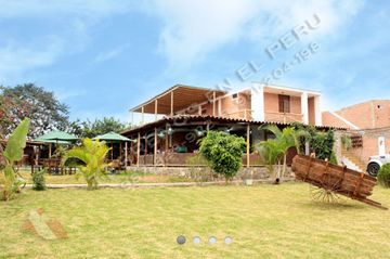 Pretty House and Land of 1800 sq meters (19,000 sq ft approx) in Azpitia (lim1368)