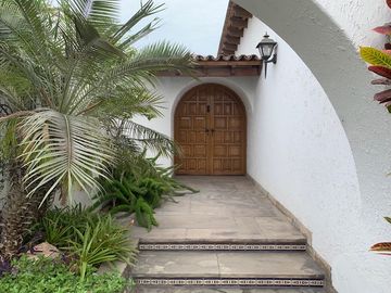 CASA EN VENTA EN SANTIAGO DE SURCO - GOLF LOS INCAS