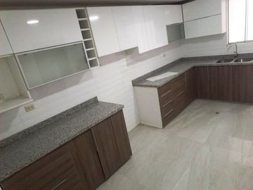 VENTA DPTO CHACARILLA SURCO PRIMER PISO ENTRADA INDEPENDIENTE