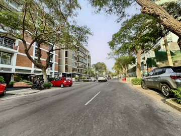 EXCELENTE TERRENO CON PARÁMETROS PARA 12 PISOS 