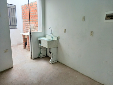 DEPARTAMENTO 1ER PISO- URB. SANTA LUZMILA-COMAS