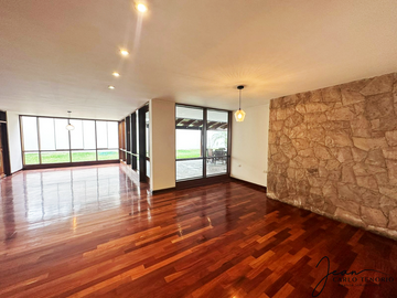 VENTA DE CASA DE LUJO EN SAN LA MOLINA 4 DORMITORIOS PISCINA