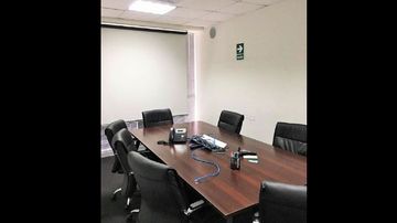 EXCELENTE OFICINA BIEN UBICADA - LA HABANA CDRA 1 PISO 5