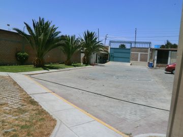 VENTA DE LOCAL COMERCIAL DE 1367M2 FRENTE AL COLEGIO MAX UHLE EN SACHACA AREQUIPA