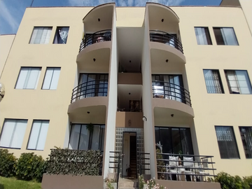 PRÁCTICO DEPARTAMENTO EN CONDOMINIO LOS ÁLAMOS 