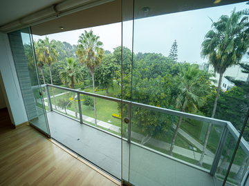SE VENDE DUPLEX CON TERRAZA. FRENTE AL PARQUE LA CORUÑA, SUR