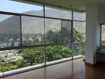CASA MODERNA CON VISTA PANORAMICA Y ASCENSOR