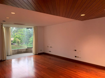 VENTA CASA EN CASUARINAS (609-328-1 LUCY)