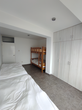 VENTA AMPLIO DEPARTAMENTO EN SAN BARTOLO CERCA DEL MALECÓN