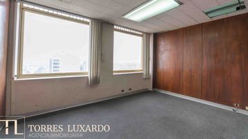 OCASIÓN VENTA DE OFICINA CÉNTRICA + ESTACIONAMIENTO LINCE