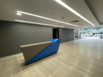ESPECTACULAR OFICINA DE LUJO EN ALQUILER US$ 2,320 O VENTA US$ 490,000