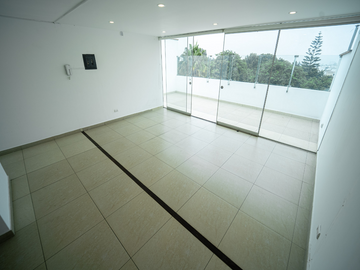 SE VENDE DUPLEX CON TERRAZA. FRENTE AL PARQUE LA CORUÑA, SUR