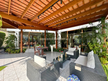 LINDA CASA DE 1,108 M²  EN UNA DE LAS ZONAS MÁS EXCLUSIVAS 