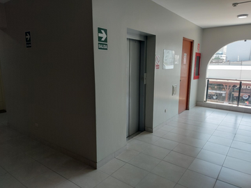 EXCELENTE OFICINA O CONSULTORIO EN ALQUILER EN EL POLO