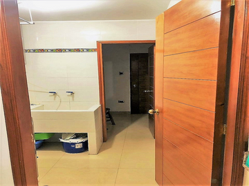 APROVECHE! AMPLIO DEPARTAMENTO CON ASCENSOR DIRECTO, BALCÓN 