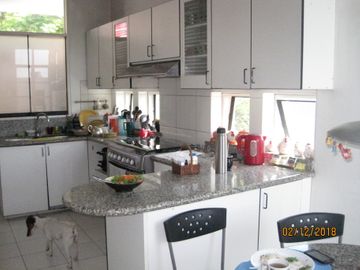 LINDO DEPARTAMENTO EN VENTA VISTA LATERAL AL MAR