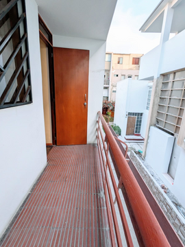 HERMOSA CASA EN LINCE LÍMITE CON SAN ISIDRO