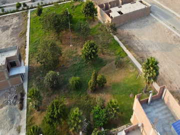 VENTA DE ACOGEDORA Y BIEN DISTRIBUIDA CASA, EN HUAMPANI