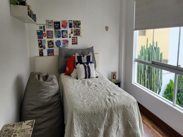 VENDO AMPLIA CASA EN LA AURORA, MIRAFLORES