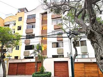 SE VENDE DEPARTAMENTO EN SAN ISIDRO 3ER PISO VISTA EXTERIOR 