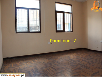 SE VENDE AMPLIA CASA EN EL TAMBO, HUANCAYO 