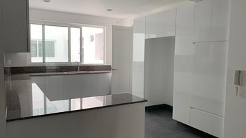 LINDO FLAT DE ESTRENO EN EDIFICIO FRENTE A PARQUE 