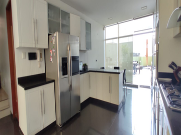 SE VENDE LINDA CASA EN LA MOLINA EL REFUGIO