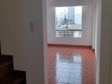SE VENDE DUPLEX UBICADO EN ZONA EXCLUSIVA MIRAFLORES
