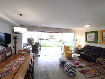 A LA VENTA BELLA CASA DE PLAYA AMOBLADA EN BELLO CONDOMINIO