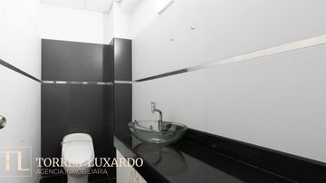 OCASIÓN VENTA DE OFICINA CÉNTRICA + ESTACIONAMIENTO LINCE